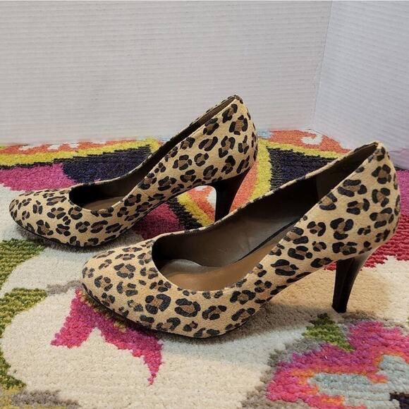 Liz Claiborne round toe leather leopard stiletto heels size 9 new - Picture 6 of 10